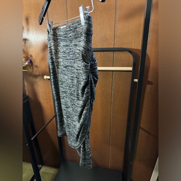 Aritzia Wilfred Free Heather Black Skirt XS - Picture 9 of 9